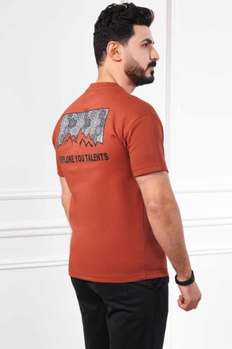 تيشرت رجالي اوفر سايز مزين بطبعة بشكل جبل على الظه...