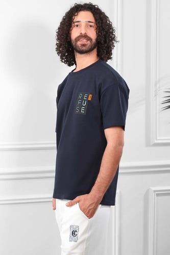 تيشرت رجالي اوفر سايز مزين بطبعة REFUSE متماثلة عل...
