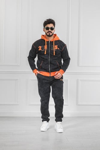 طقم رجالي شتوي فرو بلونين وبسحاب وقبعة وطباعة نافر...