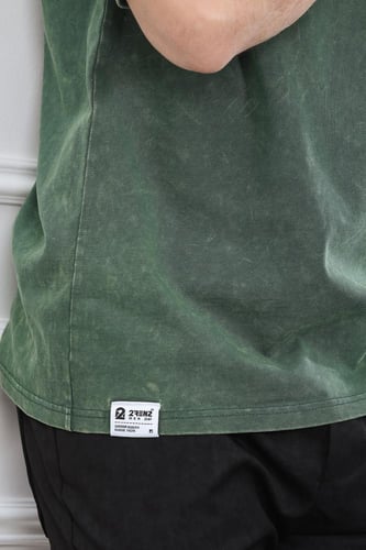 تيشرت رجالي أوفر سايز مزين بطبعة رقمية 34 متماثلة...