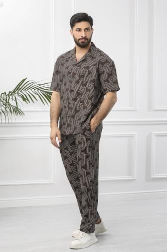 طقم رجالي بحري طويل بنقشات مختلفة طولية وأكمام قصي...