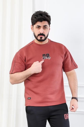 طقم رجالي اوفر سايز نص كم بنطال طويل مزين بطبعة بأ...