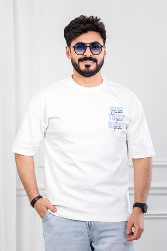 تيشرت رجالي بأكمام قصيرة وياقة دائرية مزين بطبعة ك...