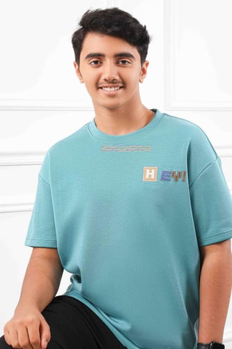 تيشرت رجالي اوفر سايز مزين بأحرف مطبوعة على الوجهي...