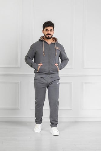 طقم رجالي شتوي دبل كاب بقبعة وتيشرت سحاب وكتابة عل...