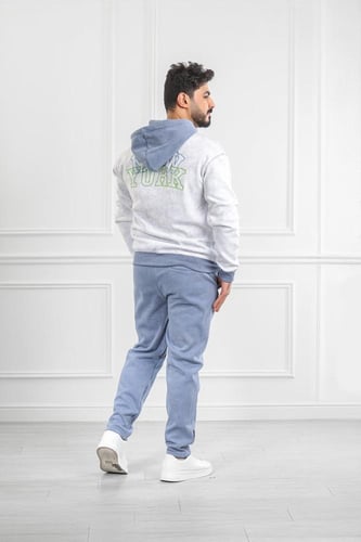 طقم رجالي شتوي دبل كاب بسحاب وقبعة وطبعة كتابة كبي...