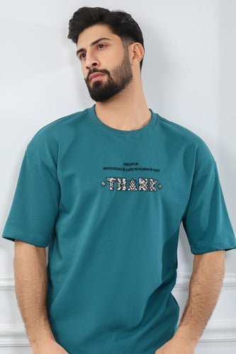 تيشرت رجالي أوفر سايز مزين بطبعة كتابية مميزة على...