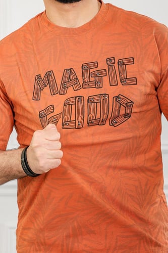 تيشرت رجالي بأكمام قصيرة وياقة دائرية مزين بطبعة M...