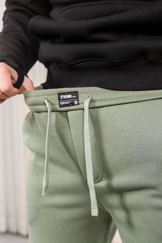 طقم رجالي شتوي دبل كاب فرو بلونين وكتابة على التيش...