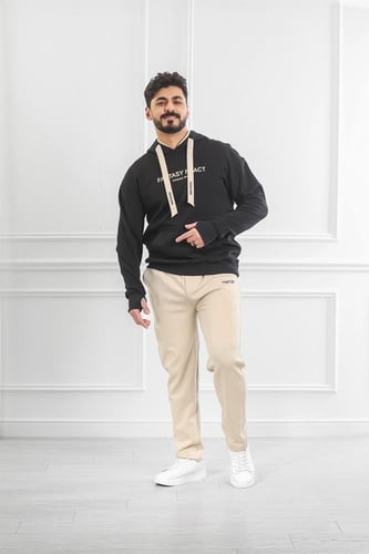 طقم رجالي شتوي دبل كاب بلونين وطبعة على التيشرت