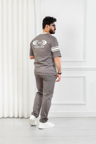 طقم رجالي أوفر سايز نص كم بنطال طويل مزين بخطوط أف...