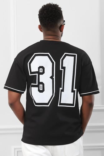 تيشرت رجالي أوفر سايز مزود بطبعة من الأمام برقم 31