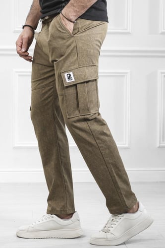 بنطال رجالي مزود بجيوب