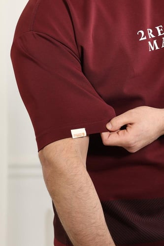 تيشرت رجالي بأكمام قصيرة وياقة دائرية مزين بطبعة 2...