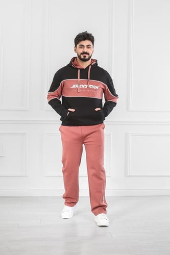 طقم رجالي شتوي دبل كاب فرو بلونين وطبعة على الصدر