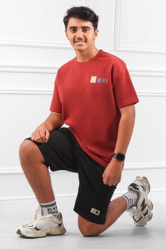 تيشرت رجالي اوفر سايز مزين بأحرف مطبوعة على الوجهي...