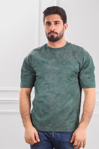 تيشرت رجالي أوفر سايز مغسول مزين بحرف و مدرز على ا...
