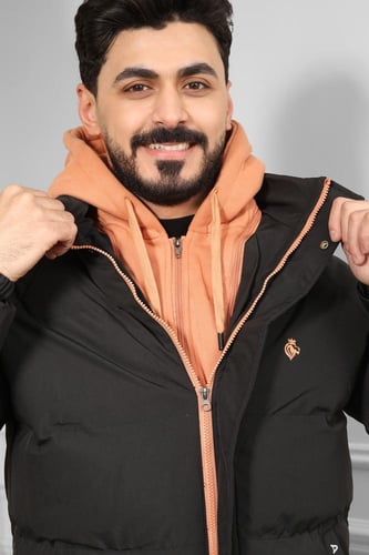 جاكيت رجالي شتوي منفوخ ومبطن بقبعة قطنية وخطوط على...