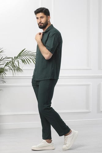 طقم رجالي بحري طويل سادة بأكمام متوسطة الطول