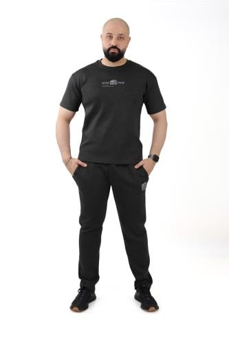 طقم رجالي صيفي كاجوال بنطال مع تيشرت بطبعة صغيرة ع...