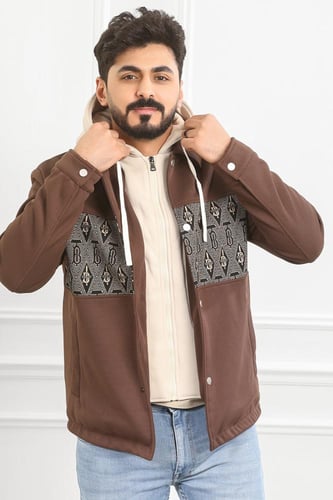 جاكت رجالي شتوي بأزرار معدنية وقبعة بلون مختلف وتط...