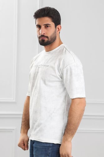 تيشرت رجالي أوفر سايز-مغسول مزين بطبعة بأحرف صغيرة...