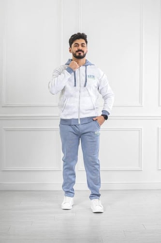طقم رجالي شتوي دبل كاب بسحاب وقبعة وطبعة كتابة كبي...