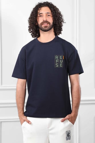 تيشرت رجالي اوفر سايز مزين بطبعة REFUSE متماثلة عل...