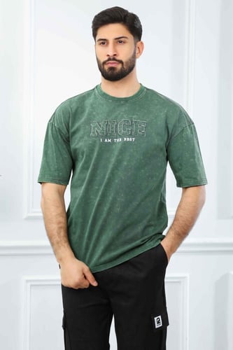 تشيرت رجالي أوفر سايز مزين بطبعة NICE بأحرف كبيرة...