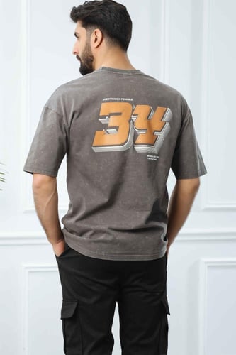 تيشرت رجالي أوفر سايز مزين بطبعة رقمية 34 متماثلة...