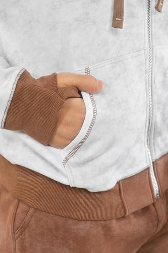 طقم رجالي شتوي فرو بلونين وبسحاب وقبعة وطباعة نافر...