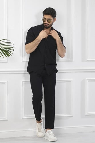 طقم رجالي بحري طويل سادة بأكمام قصيرة