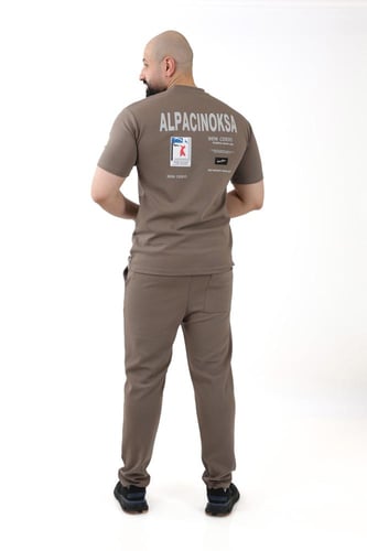 طقم رجالي صيفي كاجوال بنطال مع تيشرت بطبعة كبيرة ع...