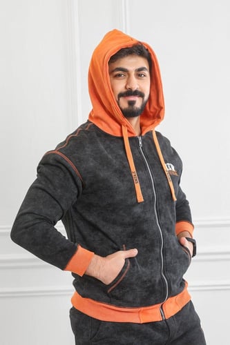 طقم رجالي شتوي دبل كاب بسحاب وقبعة وطبعة كتابة كبي...