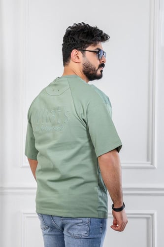 تيشرت رجالي بأكمام قصيرة وياقة دائرية مزين بطبعة W...