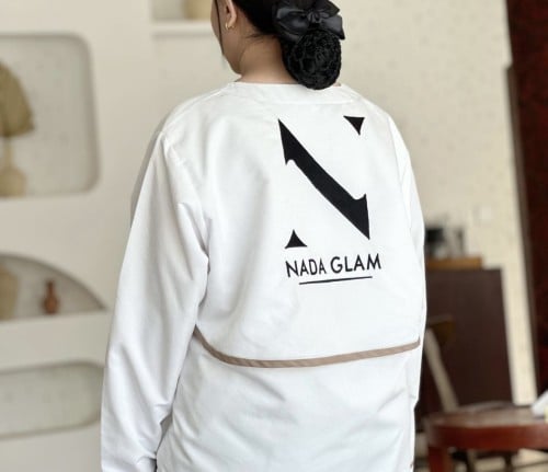 يونيفورم بتطريز خاص للشعار