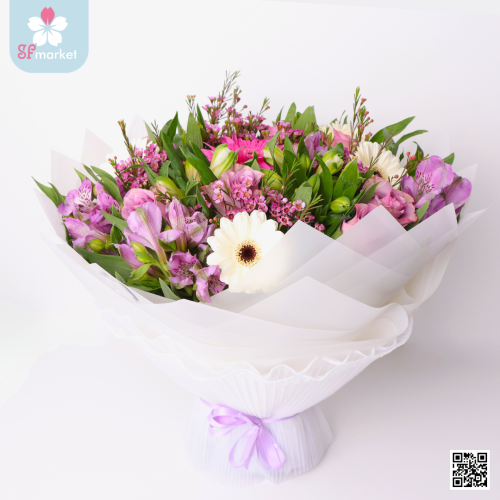 باقة ورد بنفسجية مع تغليف ابيض NF091