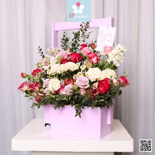 سلة ورد وردي باللون البنفسجي NF108