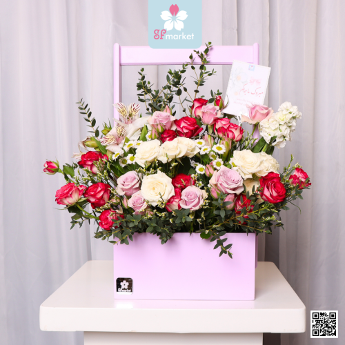 سلة ورد وردي باللون البنفسجي NF108