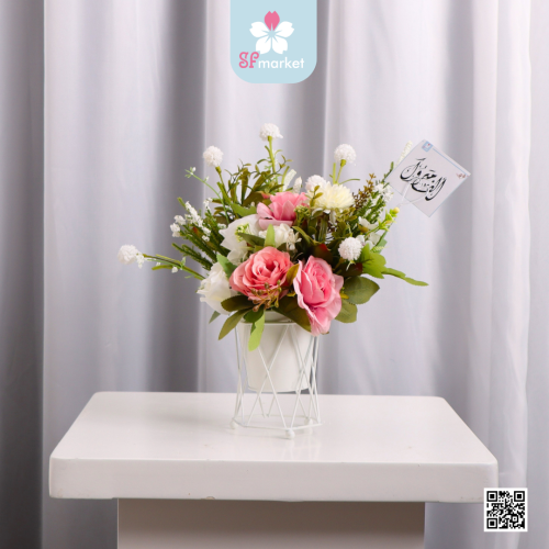 تحفه بنت مع باقة ورد صناعي AF066