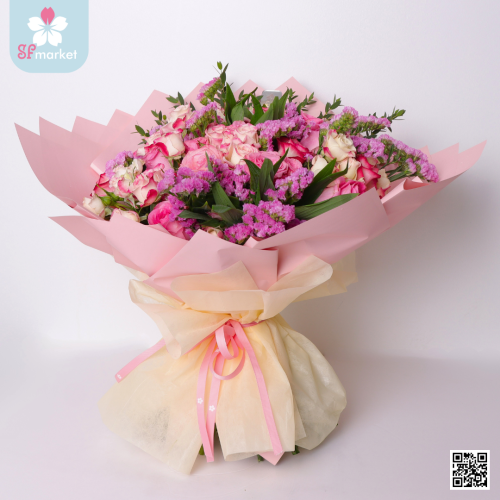 باقة ورد مع تغليف وردي NF090