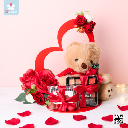 بكج مستحضرات تجميل مع دبدوب