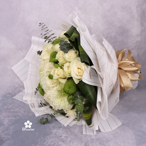 بوكيه روز ابيض طبيعي مع التغليف NF019