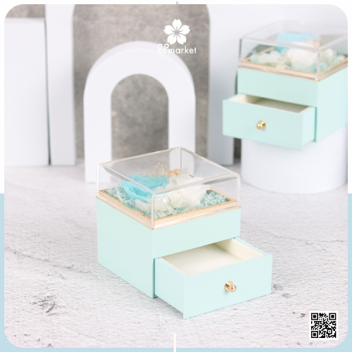 ورد دائم في علبة اهداء مع درج BG062