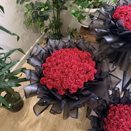 باقة 50 ورده دبل تغليف وزينه