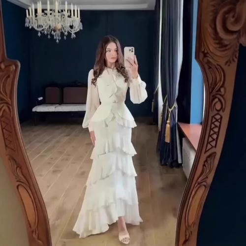 فستان سهرة طويل من الشيفون – أناقة كلاسيكية