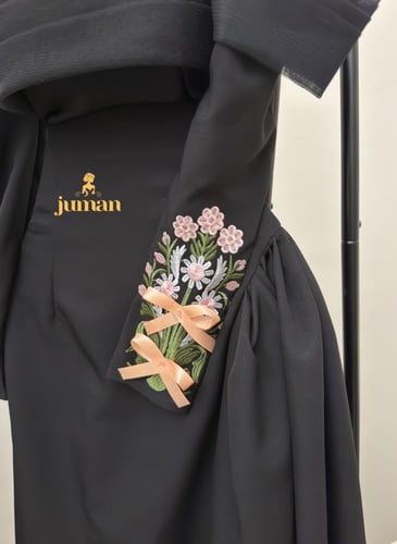 فستان اسود ميد كسرات