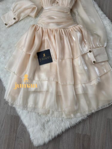 ‏فستان بيج قصير