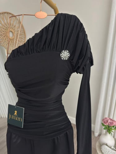 فستان اسود ناعم كم كسرات