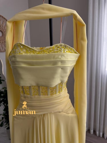 فستان سهره اصفر بشال